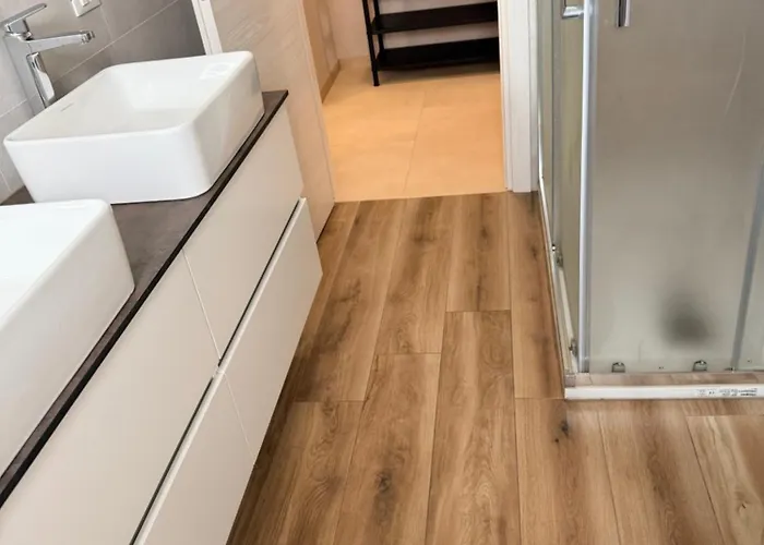 Melannie's 2 Апартаменты